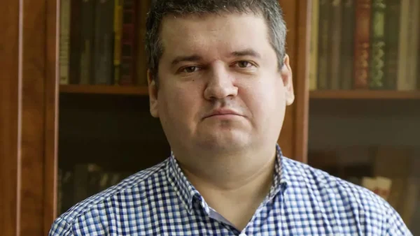 Лекция Ю.Ветютнева "Современные театральные формы: традиция и авангард"